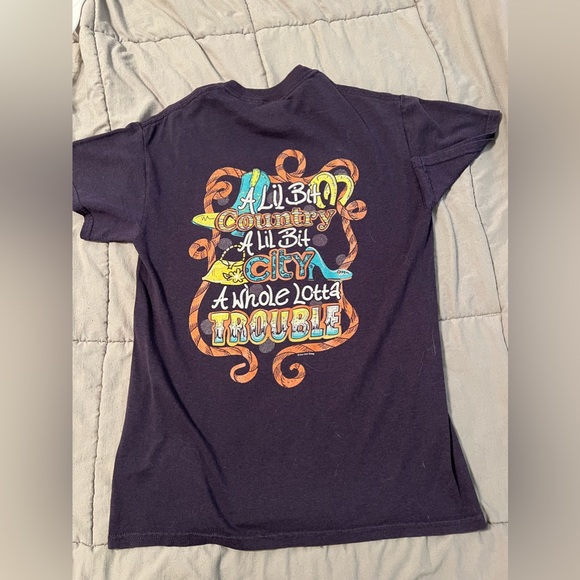 It’s a girl thing t-shirt - Picture 2 of 2